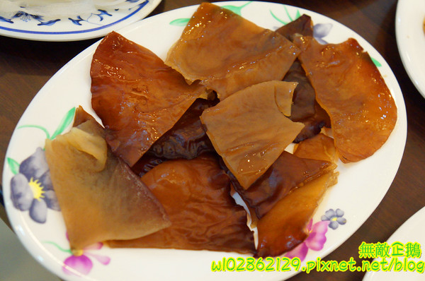 食紳枸尾雞：【台南-北區】養生x雞火鍋...豬油麵線/埔里香菇/鴕鳥肉/無基改豆腐《食紳枸尾雞》