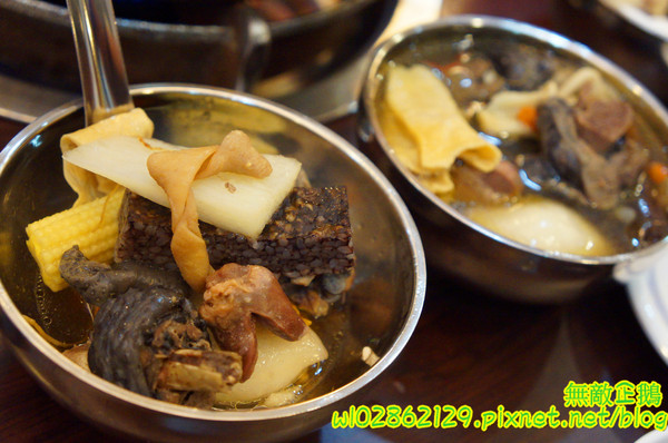 食紳枸尾雞：【台南-北區】養生x雞火鍋...豬油麵線/埔里香菇/鴕鳥肉/無基改豆腐《食紳枸尾雞》