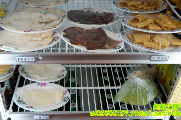 食紳枸尾雞：【台南-北區】養生x雞火鍋...豬油麵線/埔里香菇/鴕鳥肉/無基改豆腐《食紳枸尾雞》