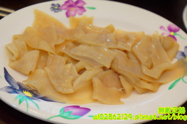 食紳枸尾雞：【台南-北區】養生x雞火鍋...豬油麵線/埔里香菇/鴕鳥肉/無基改豆腐《食紳枸尾雞》