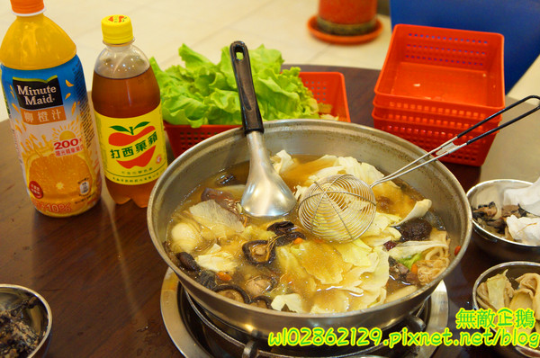 食紳枸尾雞：【台南-北區】養生x雞火鍋...豬油麵線/埔里香菇/鴕鳥肉/無基改豆腐《食紳枸尾雞》