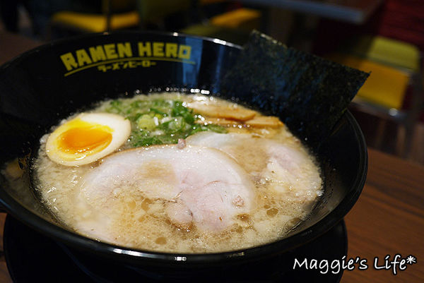 RAMEN HERO拉麵英雄：台北美食。微風信義台灣一號店【拉麵英雄RAMEN HERO】高CP值又好吃的日本拉麵◆開幕期間送北海道霜淇淋喲！