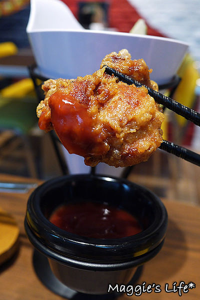 RAMEN HERO拉麵英雄：台北美食。微風信義台灣一號店【拉麵英雄RAMEN HERO】高CP值又好吃的日本拉麵◆開幕期間送北海道霜淇淋喲！