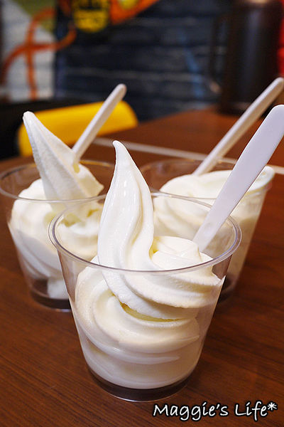 RAMEN HERO拉麵英雄：台北美食。微風信義台灣一號店【拉麵英雄RAMEN HERO】高CP值又好吃的日本拉麵◆開幕期間送北海道霜淇淋喲！