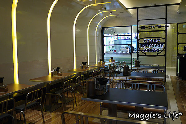 RAMEN HERO拉麵英雄：台北美食。微風信義台灣一號店【拉麵英雄RAMEN HERO】高CP值又好吃的日本拉麵◆開幕期間送北海道霜淇淋喲！