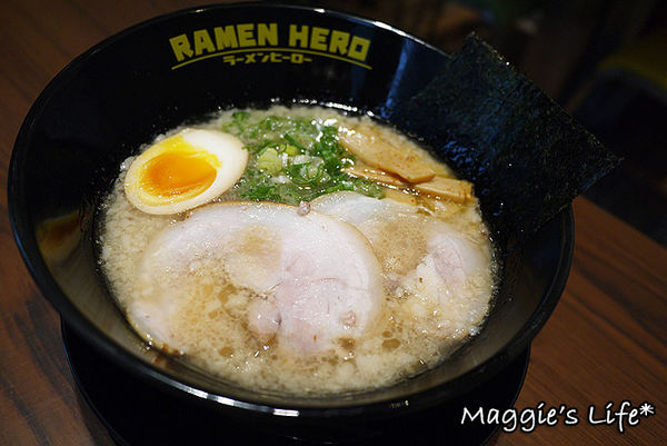 RAMEN HERO拉麵英雄：台北美食。微風信義台灣一號店【拉麵英雄RAMEN HERO】高CP值又好吃的日本拉麵◆開幕期間送北海道霜淇淋喲！