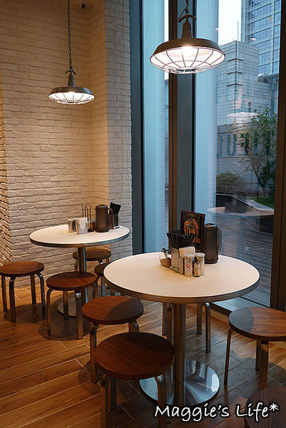 RAMEN HERO拉麵英雄：台北美食。微風信義台灣一號店【拉麵英雄RAMEN HERO】高CP值又好吃的日本拉麵◆開幕期間送北海道霜淇淋喲！