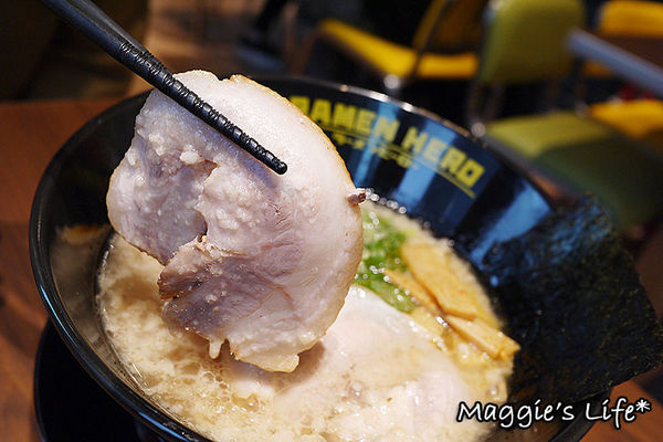 RAMEN HERO拉麵英雄：台北美食。微風信義台灣一號店【拉麵英雄RAMEN HERO】高CP值又好吃的日本拉麵◆開幕期間送北海道霜淇淋喲！