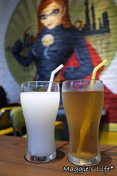 RAMEN HERO拉麵英雄：台北美食。微風信義台灣一號店【拉麵英雄RAMEN HERO】高CP值又好吃的日本拉麵◆開幕期間送北海道霜淇淋喲！