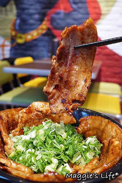 RAMEN HERO拉麵英雄：台北美食。微風信義台灣一號店【拉麵英雄RAMEN HERO】高CP值又好吃的日本拉麵◆開幕期間送北海道霜淇淋喲！