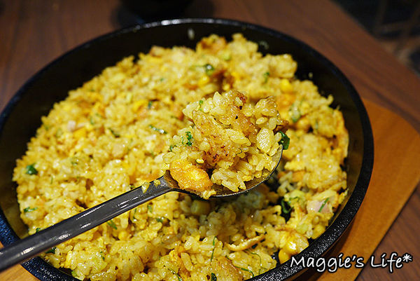 RAMEN HERO拉麵英雄：台北美食。微風信義台灣一號店【拉麵英雄RAMEN HERO】高CP值又好吃的日本拉麵◆開幕期間送北海道霜淇淋喲！