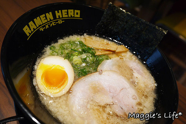 RAMEN HERO拉麵英雄：台北美食。微風信義台灣一號店【拉麵英雄RAMEN HERO】高CP值又好吃的日本拉麵◆開幕期間送北海道霜淇淋喲！