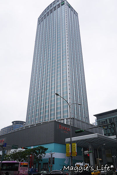 RAMEN HERO拉麵英雄：台北美食。微風信義台灣一號店【拉麵英雄RAMEN HERO】高CP值又好吃的日本拉麵◆開幕期間送北海道霜淇淋喲！