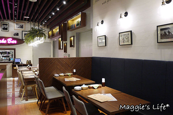 MOKUOLA：台北美食。微風信義【MOKUOLA】來自日本的美味鬆餅◆夏威夷漢堡排飯。人氣鬆餅。下午茶