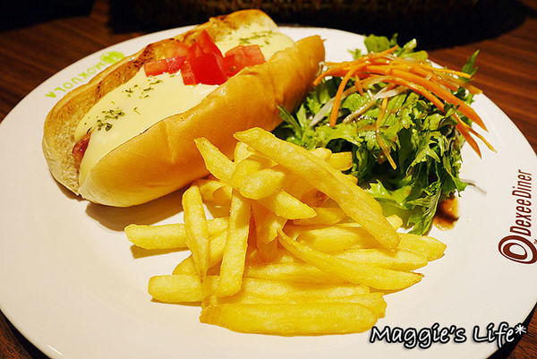 MOKUOLA：台北美食。微風信義【MOKUOLA】來自日本的美味鬆餅◆夏威夷漢堡排飯。人氣鬆餅。下午茶