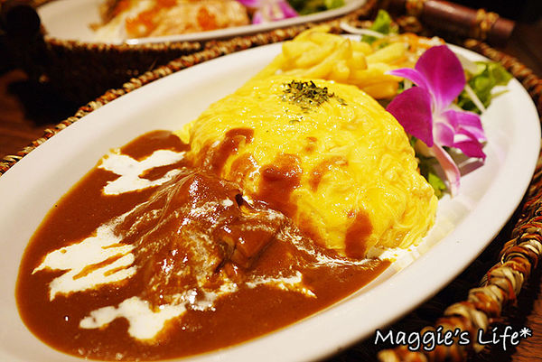 MOKUOLA：台北美食。微風信義【MOKUOLA】來自日本的美味鬆餅◆夏威夷漢堡排飯。人氣鬆餅。下午茶