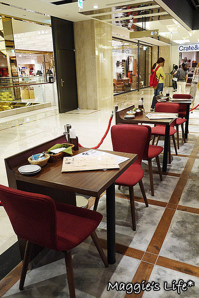 MOKUOLA：台北美食。微風信義【MOKUOLA】來自日本的美味鬆餅◆夏威夷漢堡排飯。人氣鬆餅。下午茶