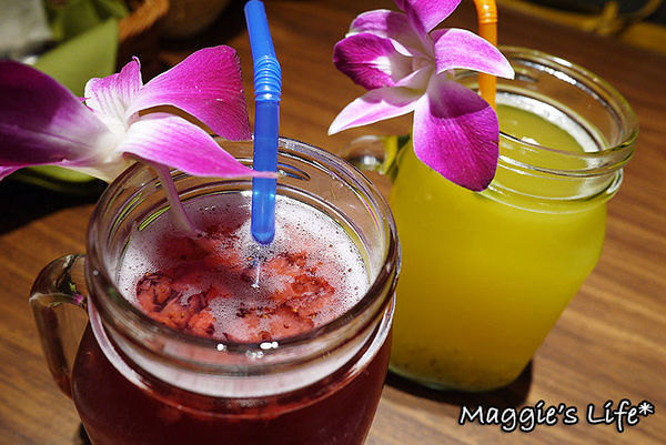 MOKUOLA：台北美食。微風信義【MOKUOLA】來自日本的美味鬆餅◆夏威夷漢堡排飯。人氣鬆餅。下午茶