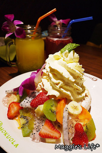 MOKUOLA：台北美食。微風信義【MOKUOLA】來自日本的美味鬆餅◆夏威夷漢堡排飯。人氣鬆餅。下午茶