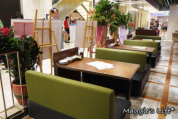 MOKUOLA：台北美食。微風信義【MOKUOLA】來自日本的美味鬆餅◆夏威夷漢堡排飯。人氣鬆餅。下午茶