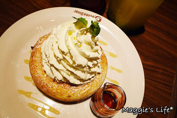 MOKUOLA：台北美食。微風信義【MOKUOLA】來自日本的美味鬆餅◆夏威夷漢堡排飯。人氣鬆餅。下午茶