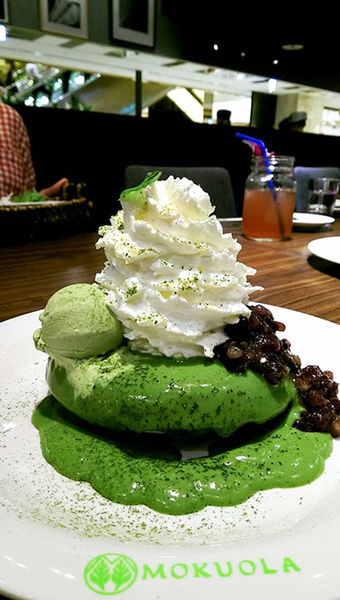 MOKUOLA：台北美食。微風信義【MOKUOLA】來自日本的美味鬆餅◆夏威夷漢堡排飯。人氣鬆餅。下午茶