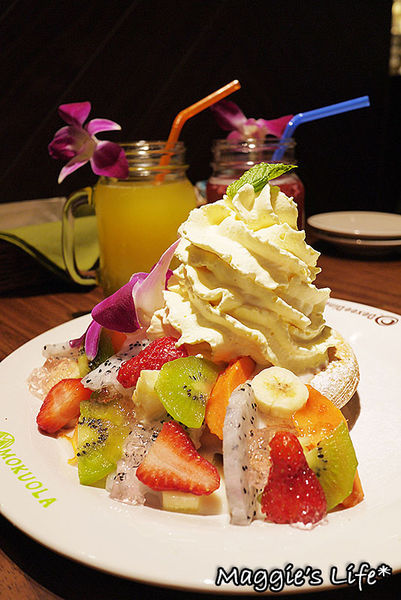 MOKUOLA：台北美食。微風信義【MOKUOLA】來自日本的美味鬆餅◆夏威夷漢堡排飯。人氣鬆餅。下午茶