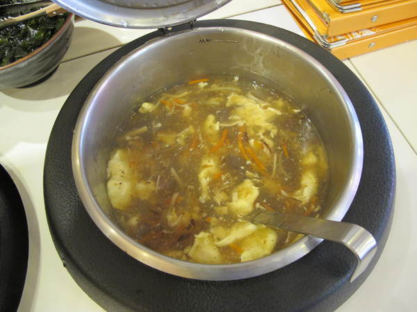 海力士：(胖樺食記)新北永和海力士。各色日式料理一應俱全選擇眾多。無限續點的小菜湯品以及飲料。