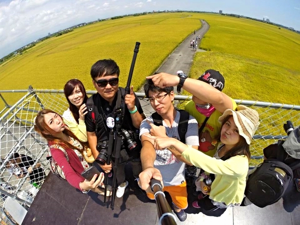 宜蘭三奇村伯朗大道：【宜蘭景點】宜蘭三奇農伯朗大道~旅遊夜市趴趴走/滿分的旅遊札記/小芝芝ღ美食ღ遊樂ღ小天地趴趴GO