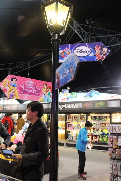 冰雪奇緣冰紛特展：迪士尼『冰雪奇緣冰紛特展』中正紀念堂民主大道