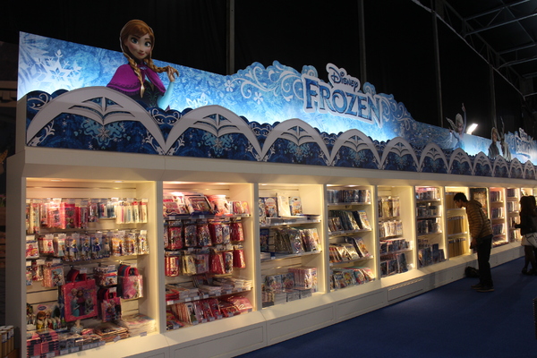 冰雪奇緣冰紛特展：迪士尼『冰雪奇緣冰紛特展』中正紀念堂民主大道