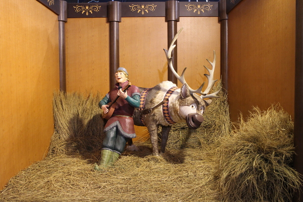 冰雪奇緣冰紛特展：迪士尼『冰雪奇緣冰紛特展』中正紀念堂民主大道