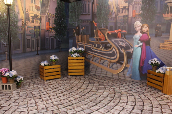 冰雪奇緣冰紛特展：迪士尼『冰雪奇緣冰紛特展』中正紀念堂民主大道