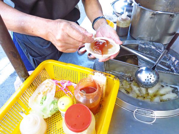 【三重美食】仁愛街20元肉圓-絕無僅有的銅板美食