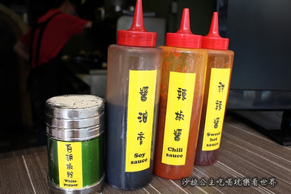 舊漫窯烤蔥油餅(士林店)：多家媒體報導『舊漫窯烤蔥油餅』士林夜市/捷運劍潭站