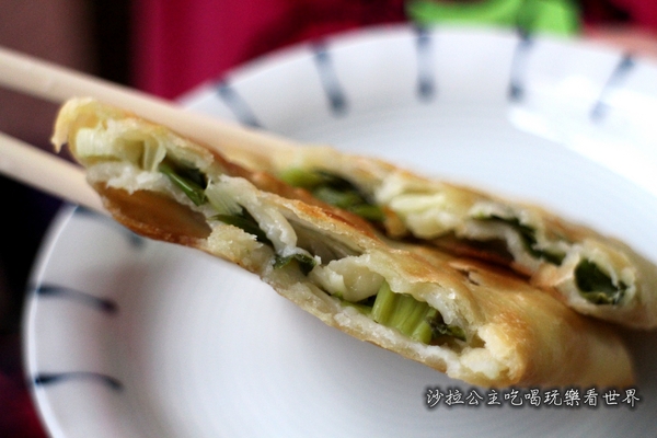 舊漫窯烤蔥油餅(士林店)：多家媒體報導『舊漫窯烤蔥油餅』士林夜市/捷運劍潭站