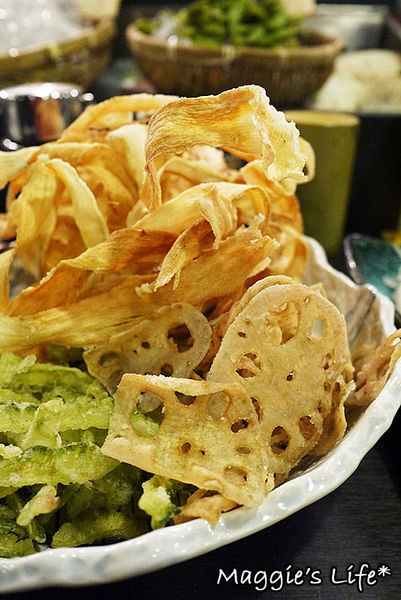 狸爐端燒 日式料理:台北美食。捷運中山站【狸爐端燒日式料理】船槳送菜的美食體驗◆日本料理。日式料理。居酒屋