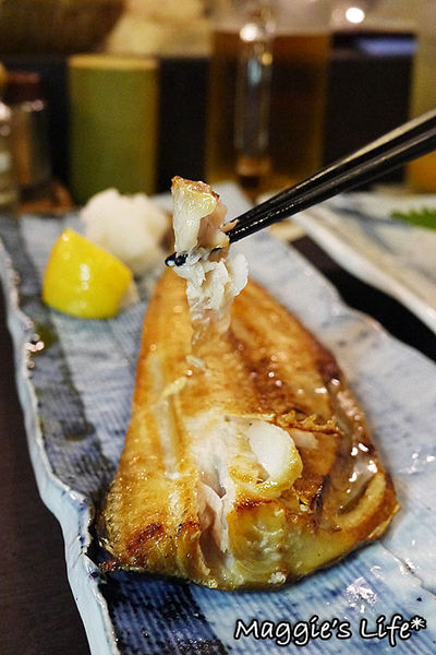 狸爐端燒 日式料理:台北美食。捷運中山站【狸爐端燒日式料理】船槳送菜的美食體驗◆日本料理。日式料理。居酒屋