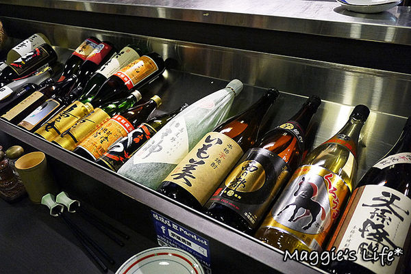 狸爐端燒 日式料理:台北美食。捷運中山站【狸爐端燒日式料理】船槳送菜的美食體驗◆日本料理。日式料理。居酒屋