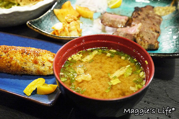 狸爐端燒 日式料理:台北美食。捷運中山站【狸爐端燒日式料理】船槳送菜的美食體驗◆日本料理。日式料理。居酒屋