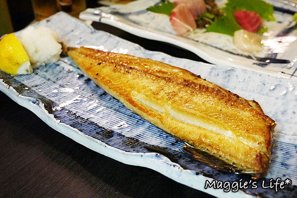 狸爐端燒 日式料理:台北美食。捷運中山站【狸爐端燒日式料理】船槳送菜的美食體驗◆日本料理。日式料理。居酒屋