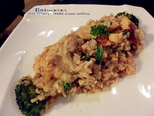 牧島燒肉專門店(大里店)：【台中食記-大里區】頂級燒烤店→牧島燒肉專門店(大里店)內文附完整菜單@跟著Yumi尤美美動吃動吃(用餐日期:2015年9月24日)