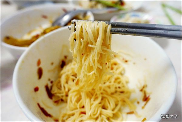 佐佐鮮辣媽蝦味魚干醬 (17).JPG