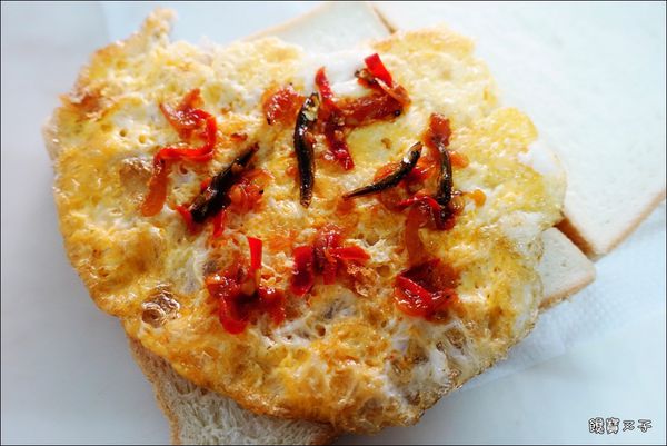 佐佐鮮辣媽蝦味魚干醬 (22).JPG