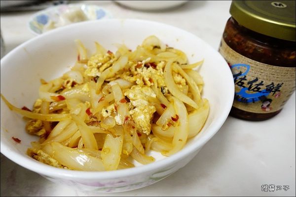 佐佐鮮辣媽蝦味魚干醬 (12).JPG