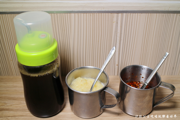 鼎昱蚵仔麵線：新莊人氣小吃老店『鼎昱蚵仔麵線』肉丸/四神湯/捷運丹鳳站