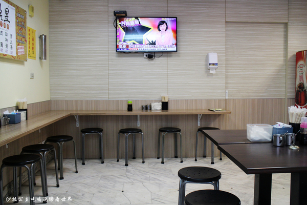 鼎昱蚵仔麵線：新莊人氣小吃老店『鼎昱蚵仔麵線』肉丸/四神湯/捷運丹鳳站