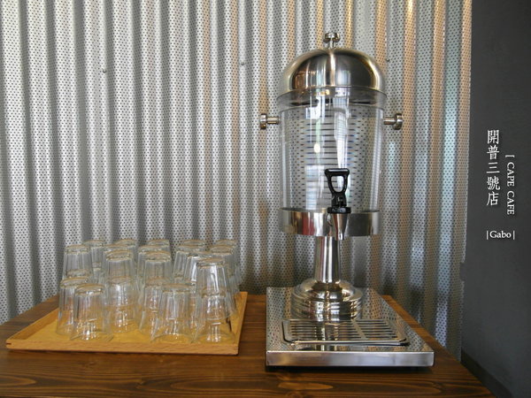 開普3號店:【台南||東區】開普三號店。早午餐&下午茶,厚實手工漢堡排 ♥