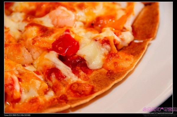 Gary Bee 69 桃園二代店:【美食♥桃園】☼ Gary Bee 69 桃園二代店 ☼巨無霸漢堡比臉大,火烤漢堡肉超juice ♥♥