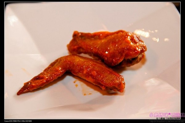 Gary Bee 69 桃園二代店:【美食♥桃園】☼ Gary Bee 69 桃園二代店 ☼巨無霸漢堡比臉大,火烤漢堡肉超juice ♥♥